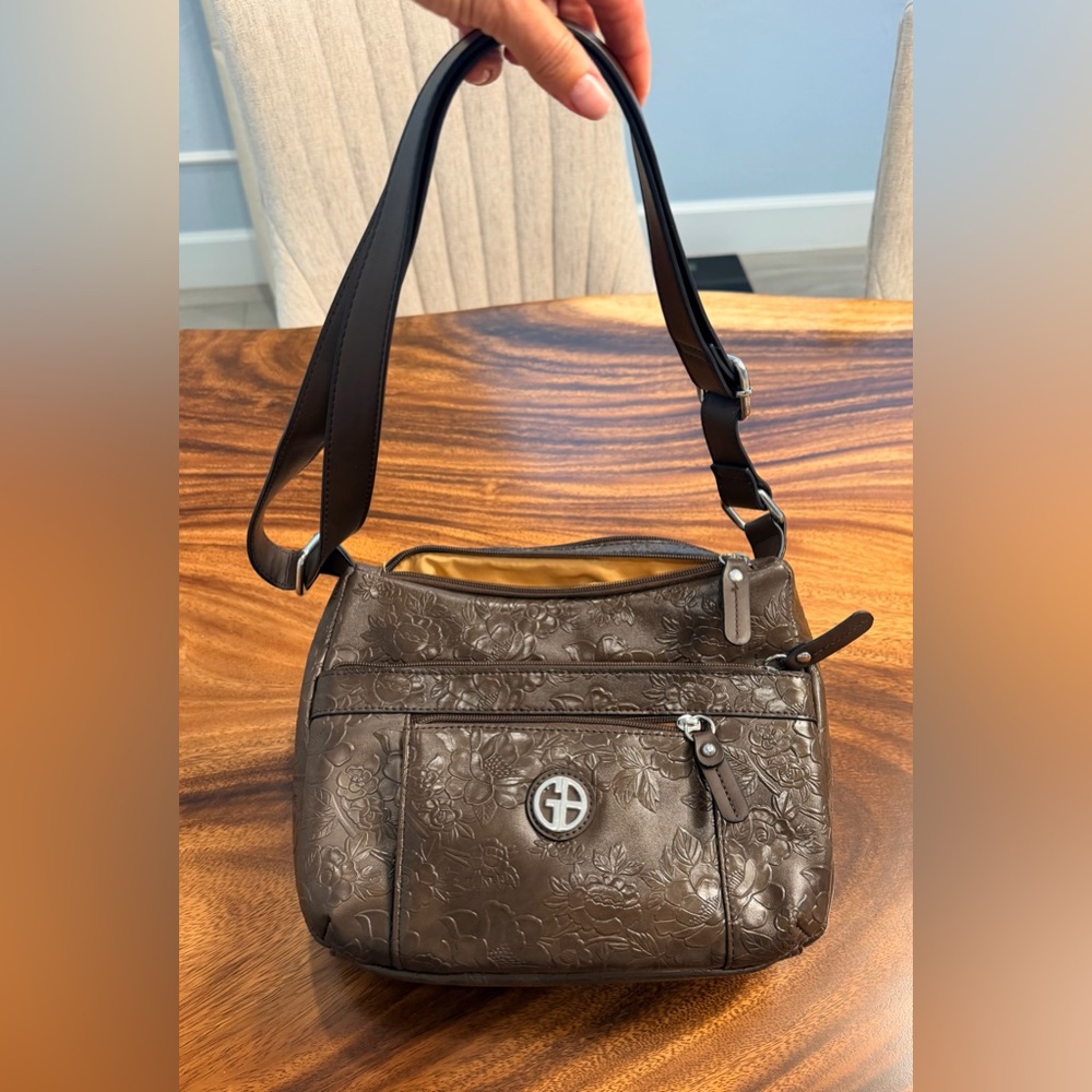 Giani Bernini Brown Embossed Leather Shoulder Bag - Picture 11 of 12